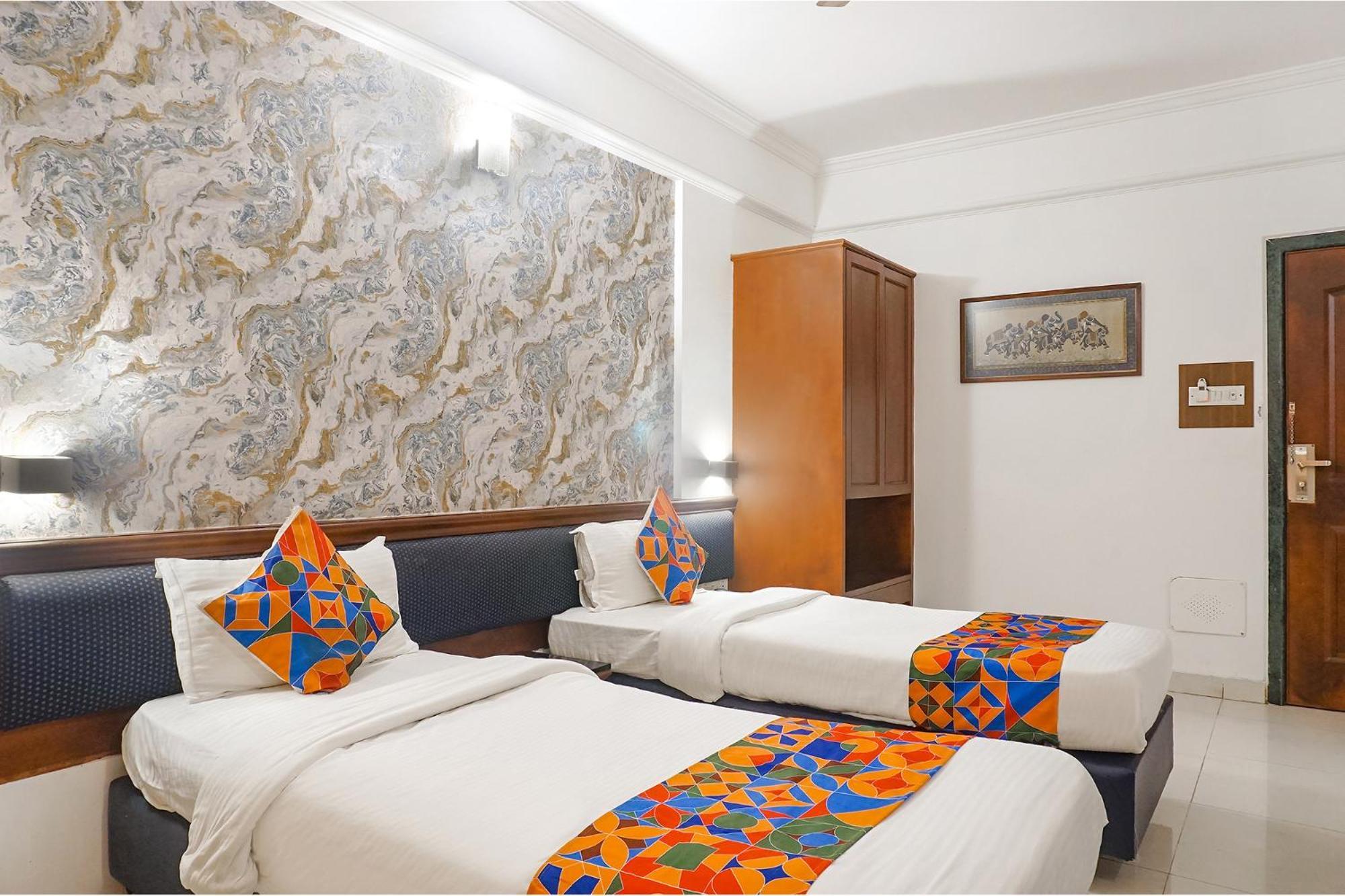 Hotel Fabhotel Prime Golden Emerald - Nr St Mary's Church Cni 4*