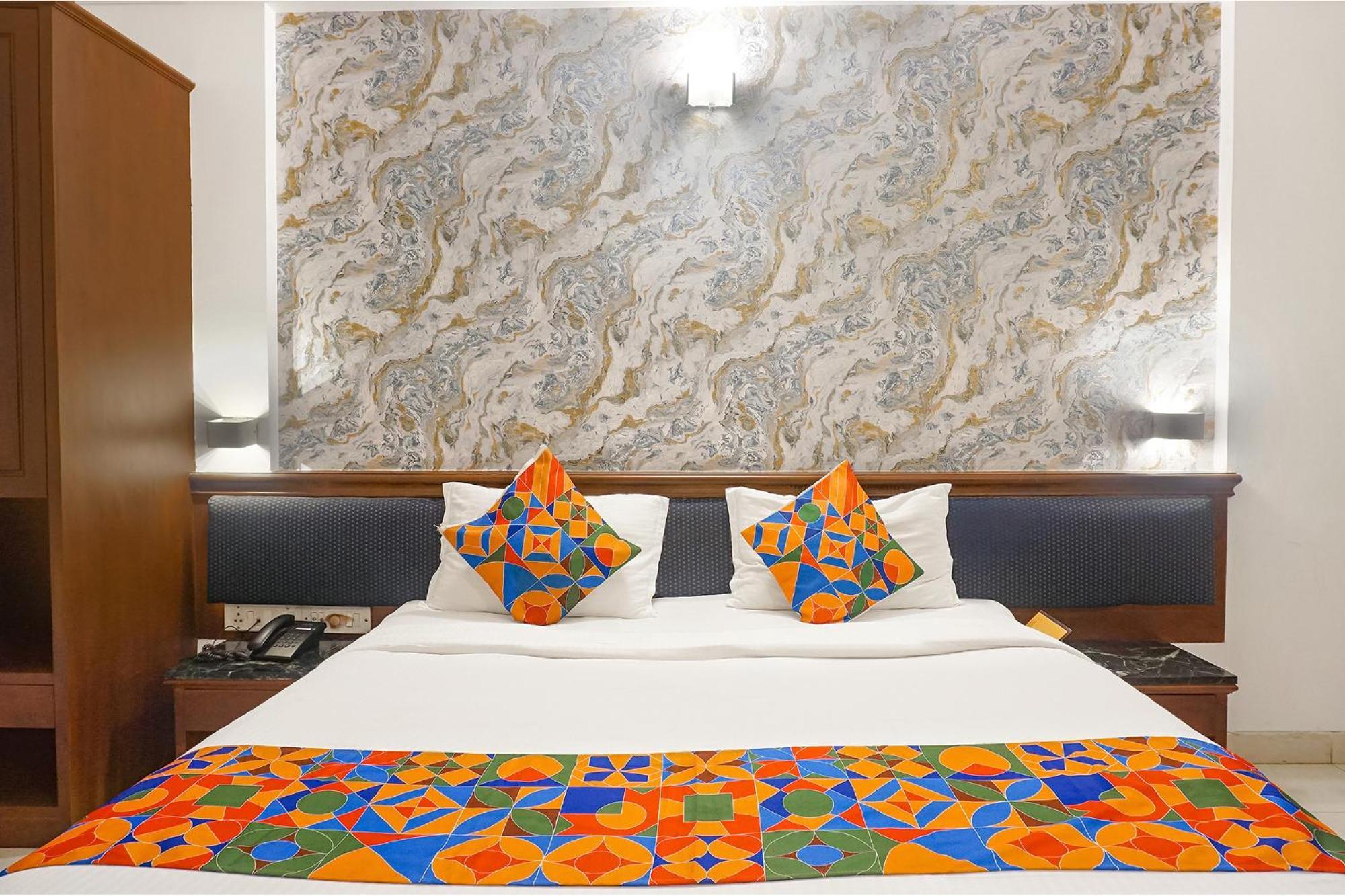 Fabhotel Prime Golden Emerald - Nr St Mary's Church Cni 4*