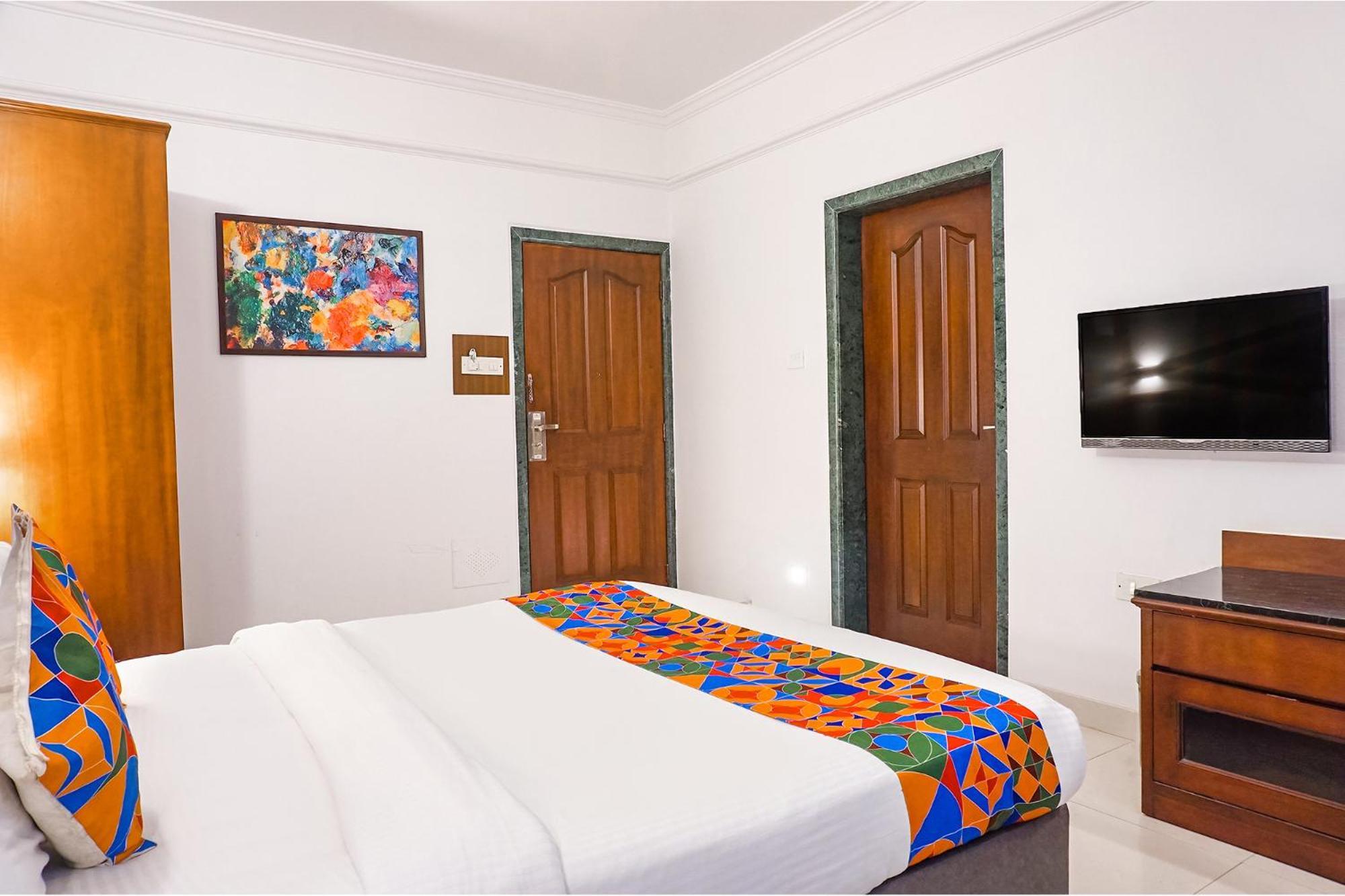 Hotel Fabhotel Prime Golden Emerald - Nr St Mary's Church Cni 4*