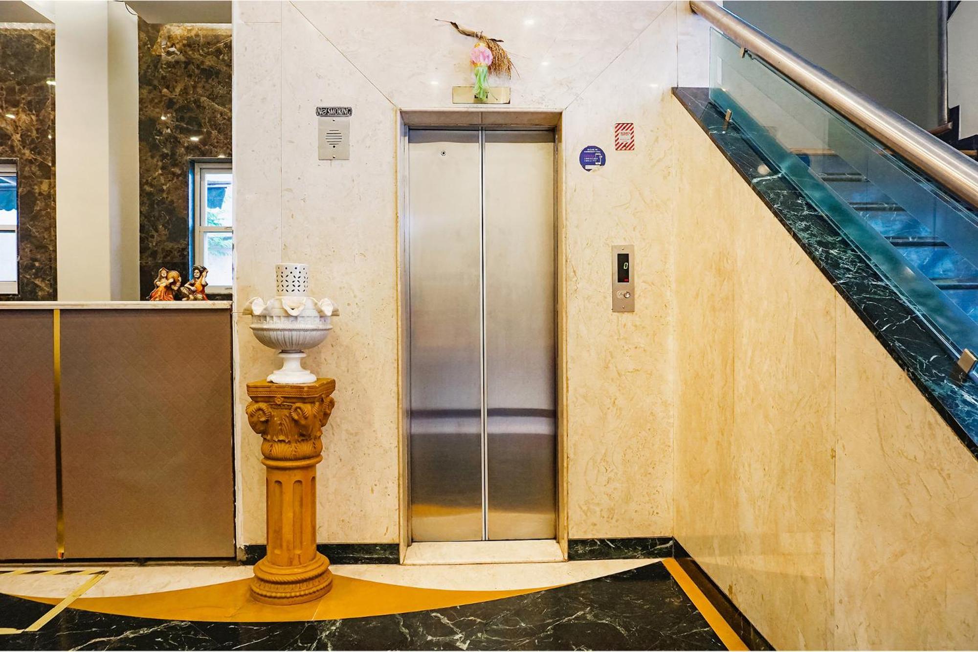 Hotel Fabhotel Prime Golden Emerald - Nr St Mary's Church Cni 4*