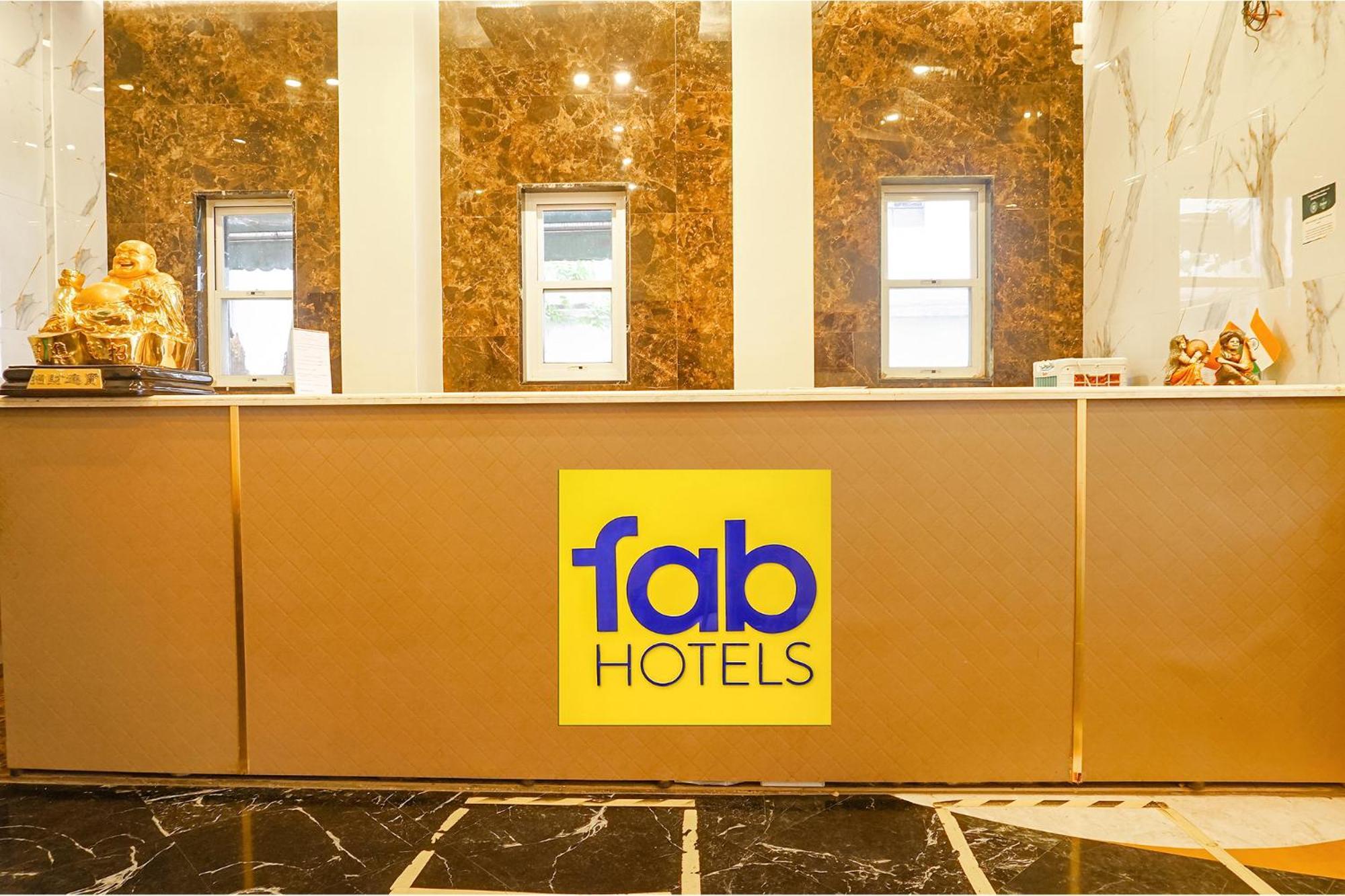 Hotel Fabhotel Prime Golden Emerald - Nr St Mary's Church Cni