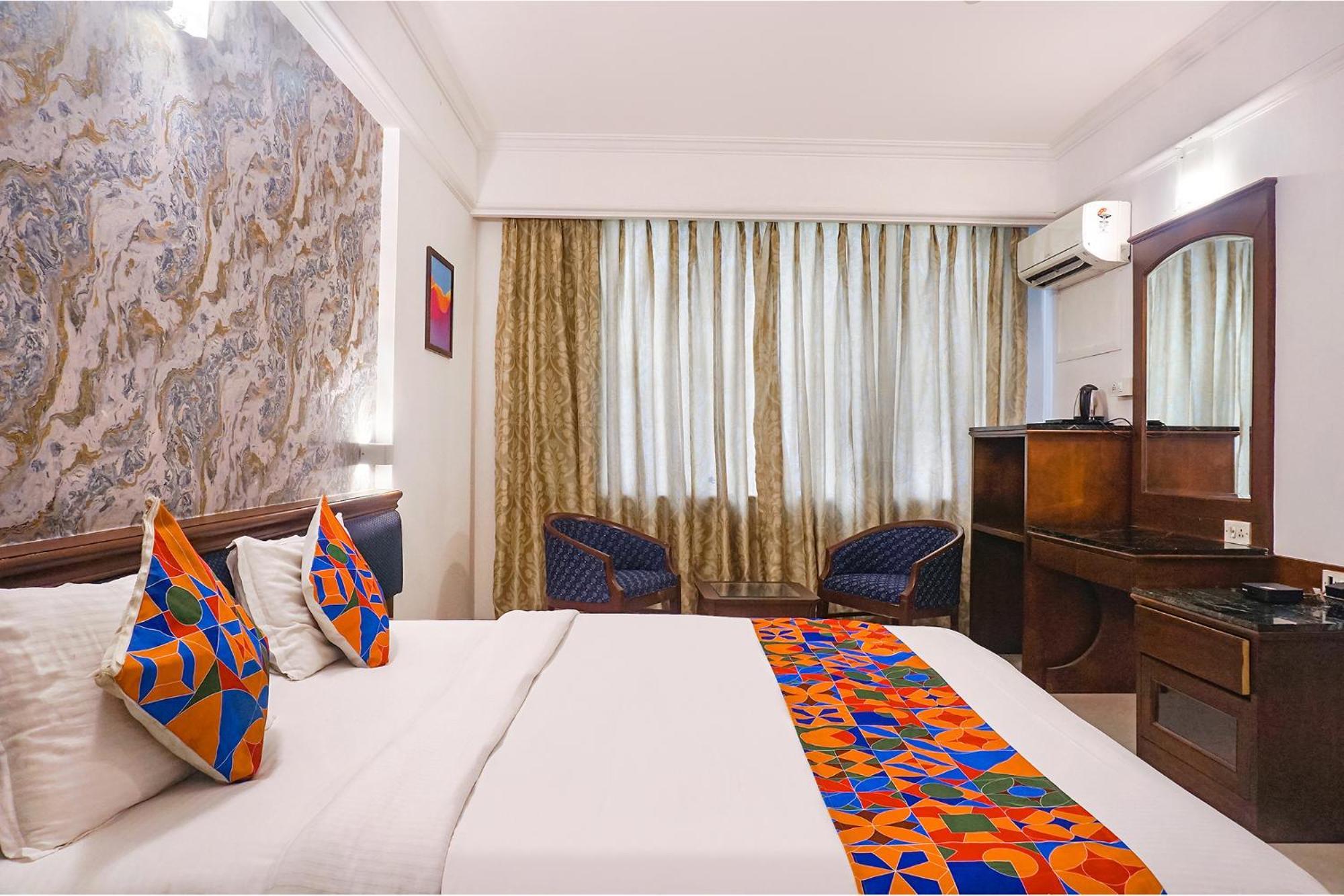 Hotel Fabhotel Prime Golden Emerald - Nr St Mary's Church Cni